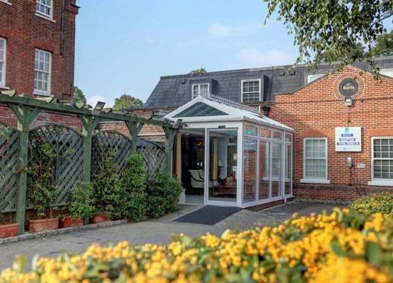 Baylis Park Hotel 1