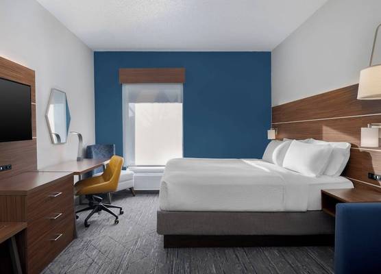 Holiday Inn Express & Suites BENTONVILLE by IHG 1