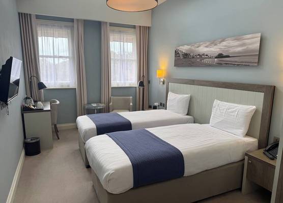 Yarrow Hotel 1