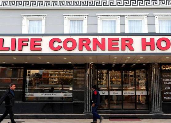 Life Corner Hotel 1