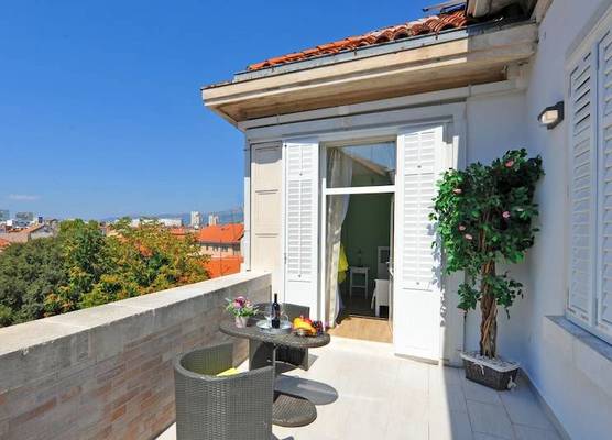 Luxury Rooms Nirvana 1