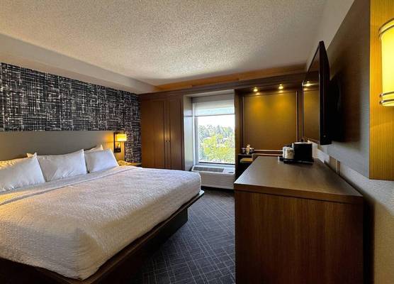 Pittsburgh Airport Inn and Suites 1