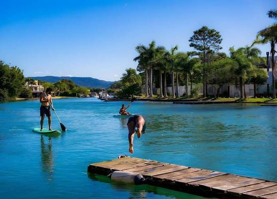 Nomades Riverside - Adventure Hostels & Coworking 1