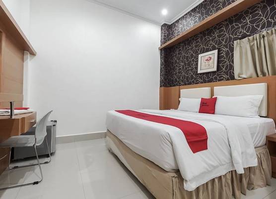 RedDoorz near Mall Panakkukang 3 1