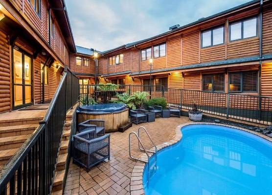 Lakefront Lodge Taupo 1