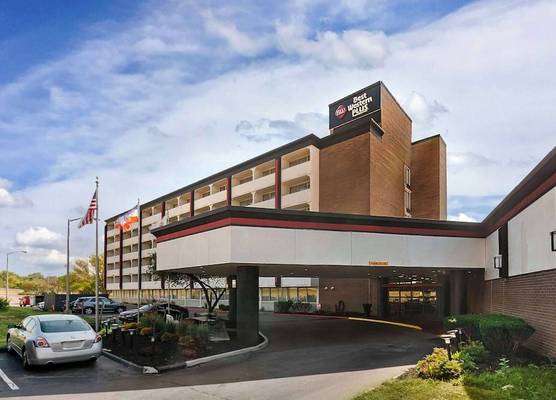 Best Western Plus Kansas City Sports Complex Hotel 1