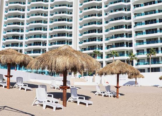 Hotel Esmeralda Beach Resort 1