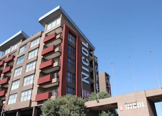 The Nicol Hotel and Apartments 1