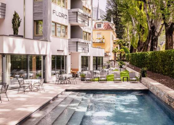 Flora Hotel & Suites 1