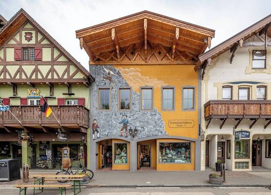 Bavarian Lodge Suites 1