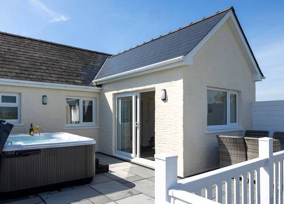 Fern Cottage - Dog Friendly Cottage with Hot Tub 1