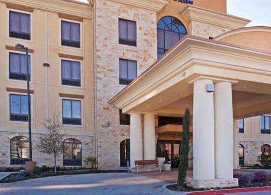 Comfort Inn & Suites Dallas Medical - Market Center 1