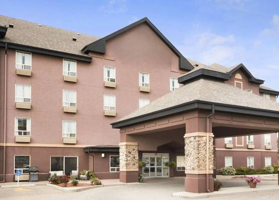 Prairie Crest Calgary Airport by IHG 1