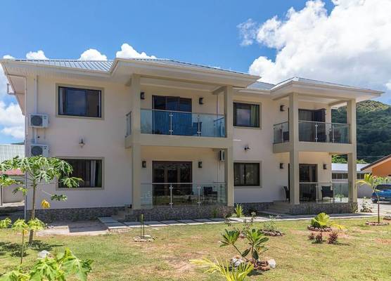 Yvon's Tropical Villa 1