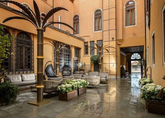 Palazzo Veneziano - Venice Collection 1