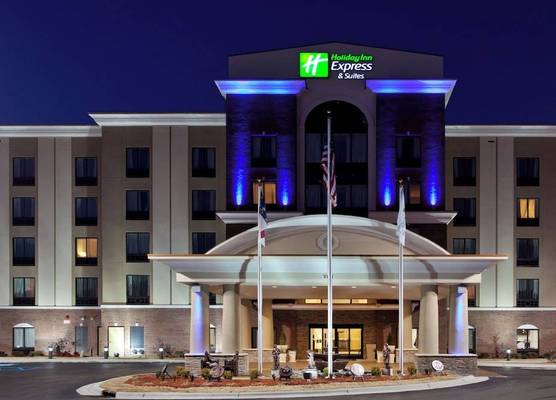 Holiday Inn Express & Suites HOPE MILLS-FAYETTEVILLE ARPT by IHG 1