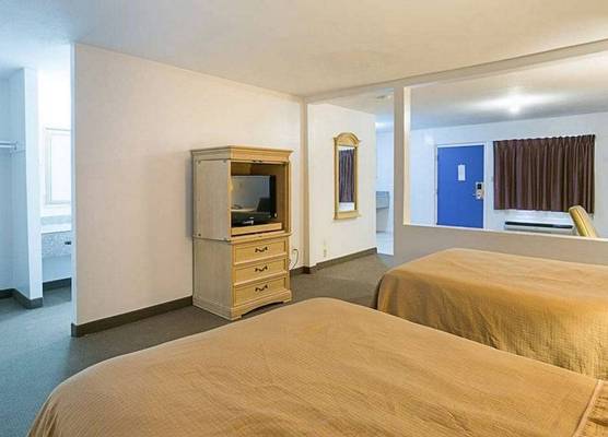 Rodeway Inn & Suites Enterprise 1