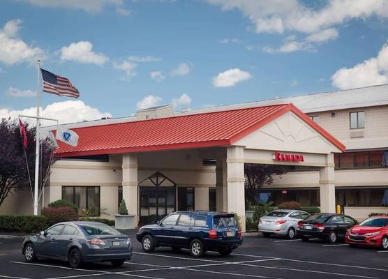 Ramada by Wyndham Boston 1