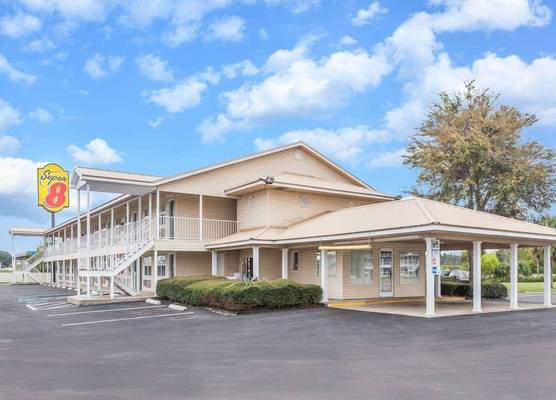 Super 8 by Wyndham Madison 1
