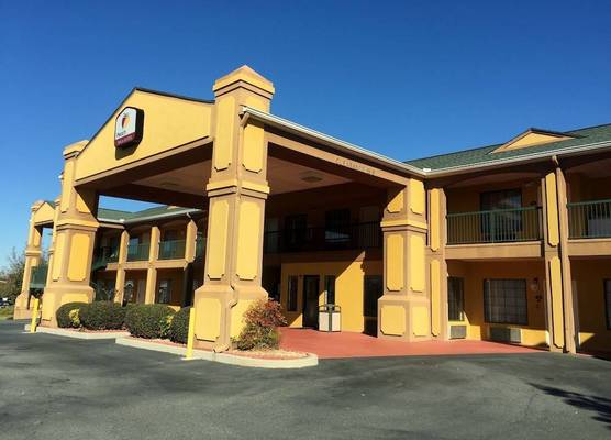 Peach State Inn & Suites 1