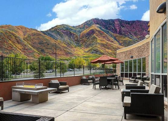 Courtyard by Marriott Glenwood Springs 1