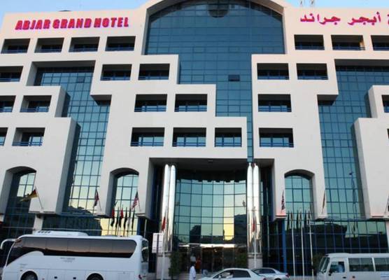 Luxe Grand Hotel 1
