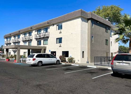 Sutter Inn 1
