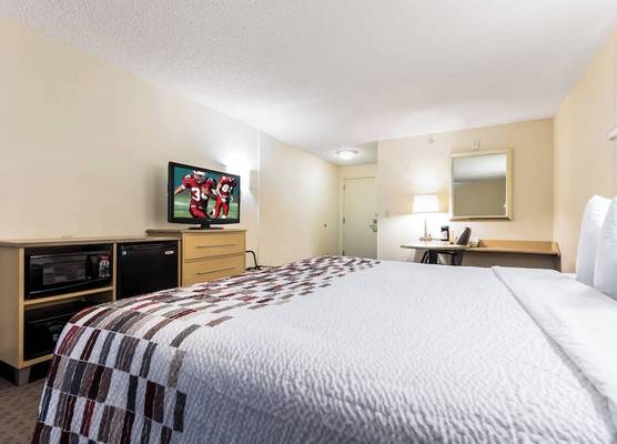 Red Roof Inn Cleveland Airport - Middleburg Heights 1