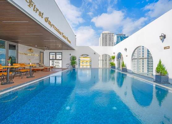 Golden Lotus Hotel Da Nang - Rooftop Bar Sea View 1