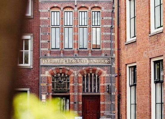 Post-Plaza Hotel & Grand Café 1