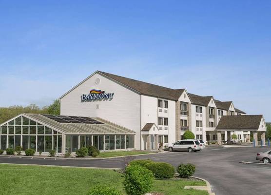 Baymont by Wyndham Sullivan 1