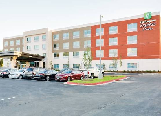 Holiday Inn Express & Suites RUSSELLVILLE by IHG 1
