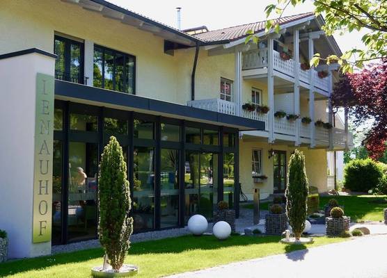 Hotel LENAUHOF - nur 3 Minuten zur Rottal Terme - 1