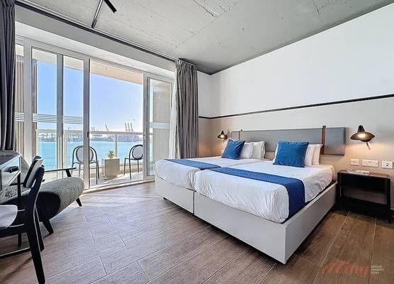 South 32 Hotel by Zzzing 1