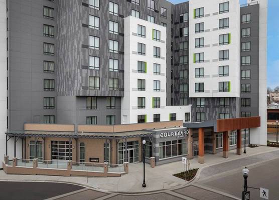 Courtyard by Marriott Nanaimo 1