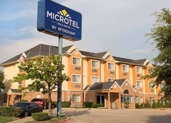 Microtel Inn & Suites by Wyndham Garland/Dallas 1