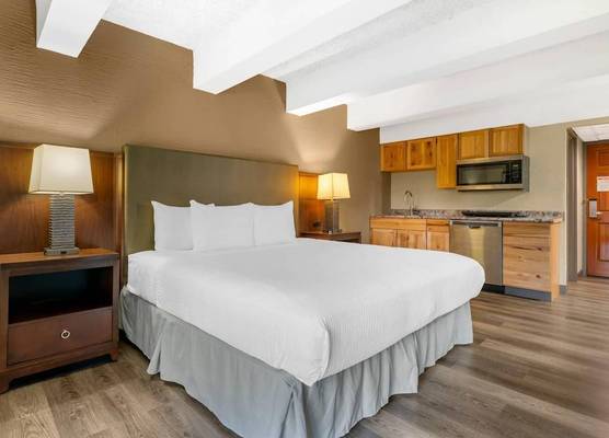 Fairway Inn and Suites, an Ascend Collection Hotel 1
