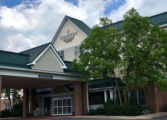 Country Inn & Suites by Radisson, Lewisburg, PA 1