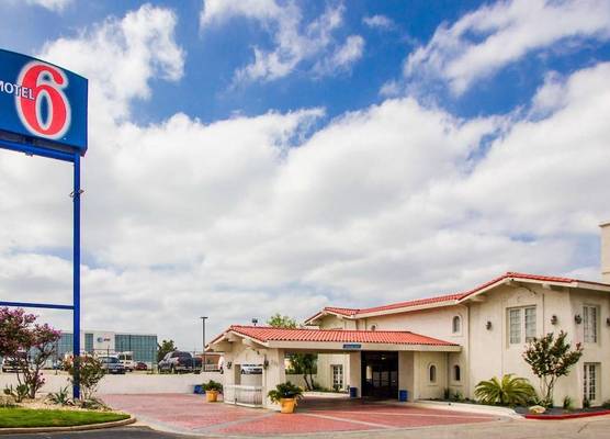 Motel 6-Austin, TX - Midtown 1