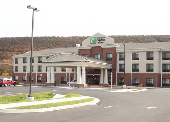 Holiday Inn Express & Suites CUMBERLAND - LA VALE by IHG 1