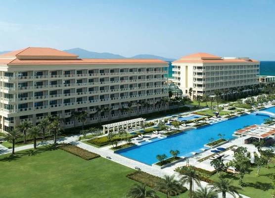 Sheraton Grand Danang Beach Resort & Spa 1