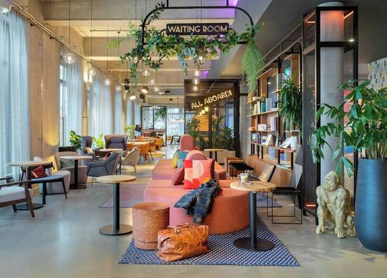 Moxy Berlin Ostbahnhof 1