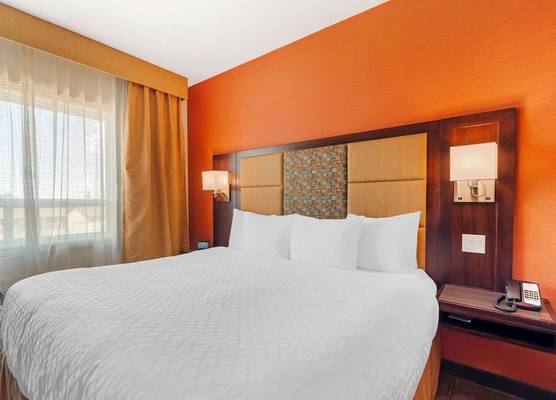 Best Western Plus Chateau Fort St. John 1