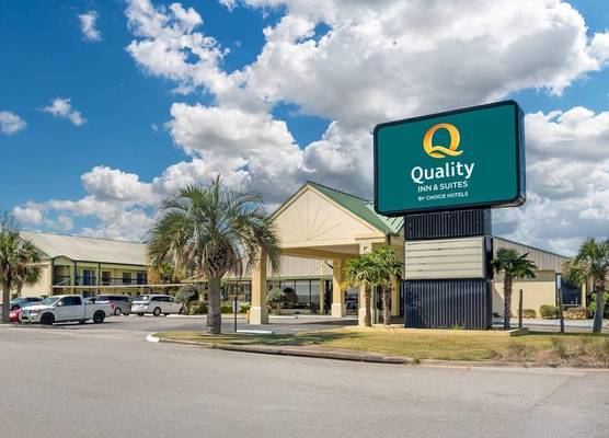Quality Inn & Suites near Lake Eufaula 1