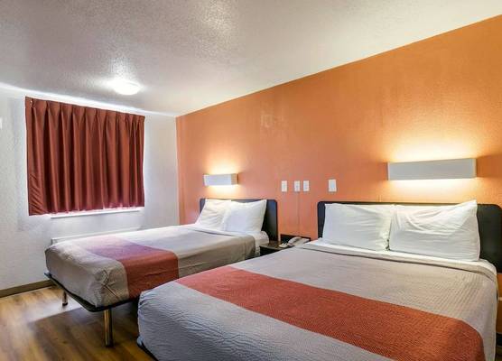 Motel 6 Dothan, AL 1