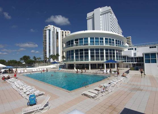 Miami Beach Apartments by MiaRentals 1