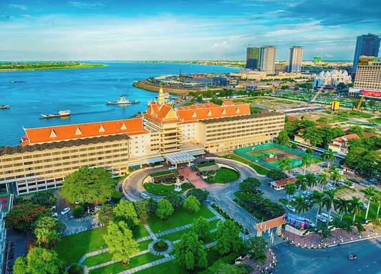 Hotel Cambodiana 1