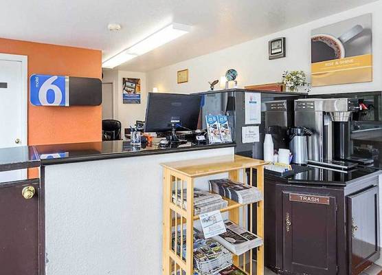 Motel 6 Gold Beach 1