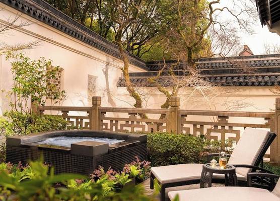 Four Seasons Hotel Hangzhou at West Lake 1