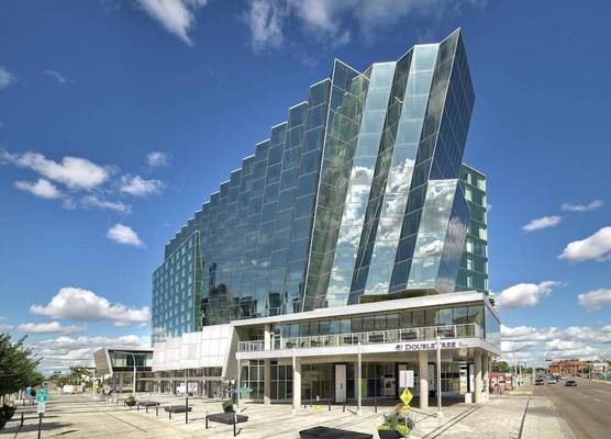 DoubleTree by Hilton Edmonton Downtown 1